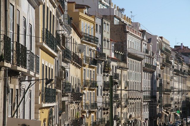 Preços das casas sobem 18% em Lisboa e Porto