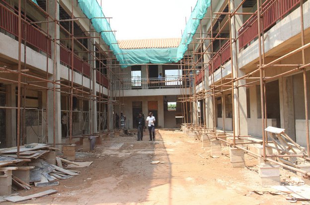 Luanda vai penalizar proprietários de obras paradas