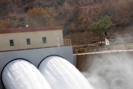 Governo investe $800M em 6 novas barragens no Namibe