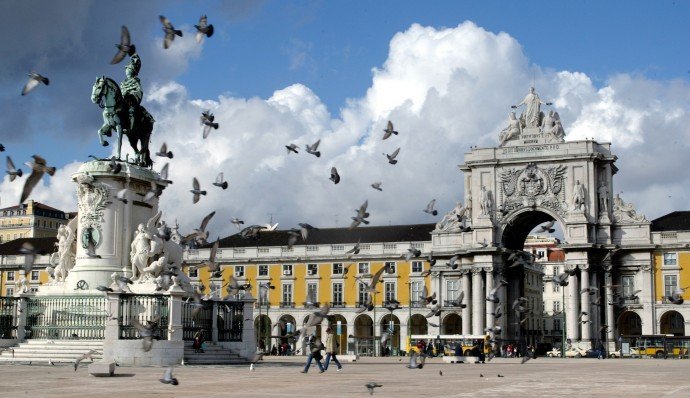 AHP pede transportes públicos gratuitos em Lisboa